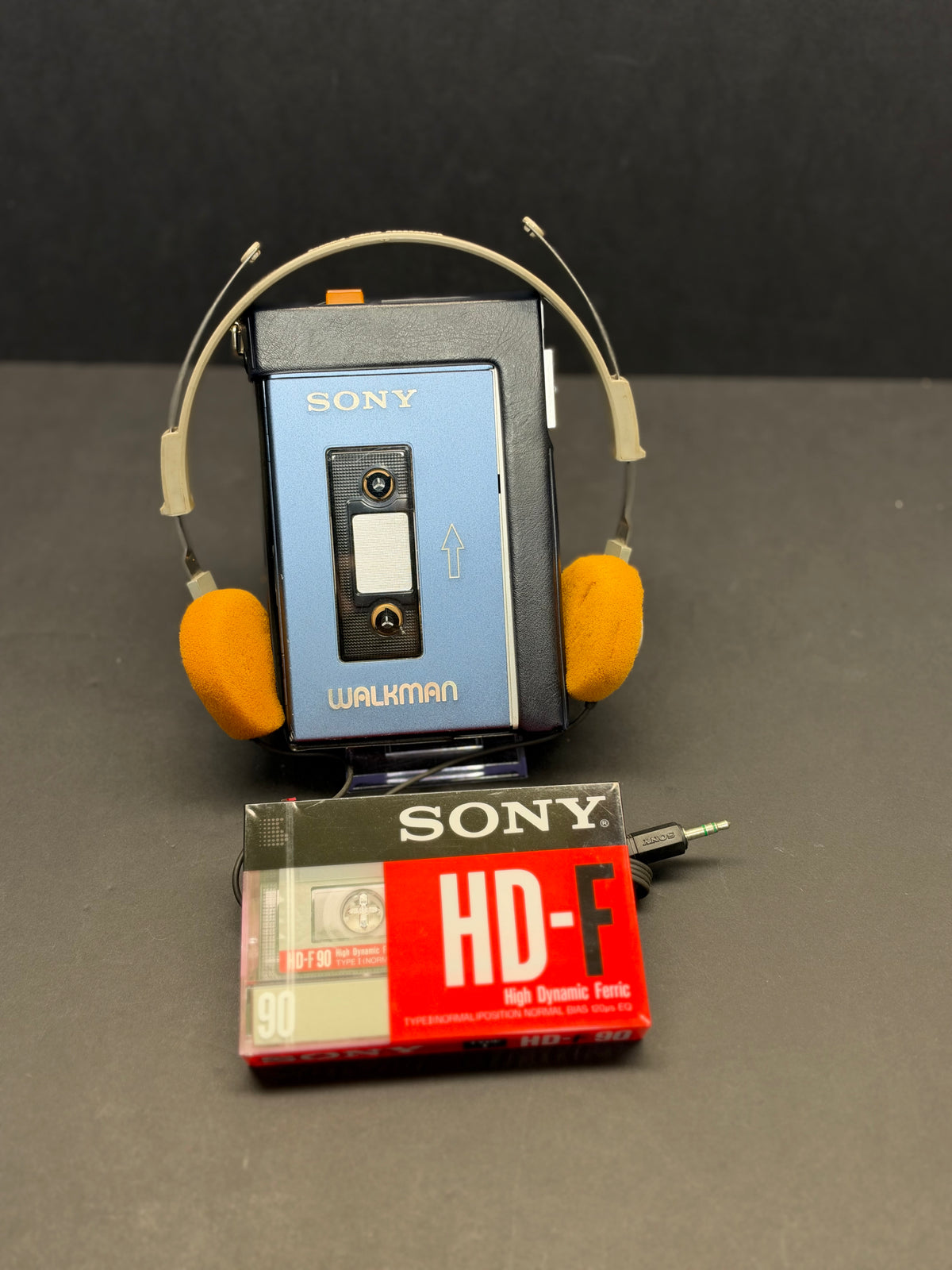 SONY TPS-L2 WALKMAN + SONY MDR-3L2 headphones + SONY CASE.
