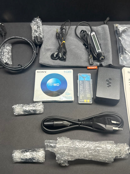 Sony mz-rh1 mini disc BOXED.  new OLED screen