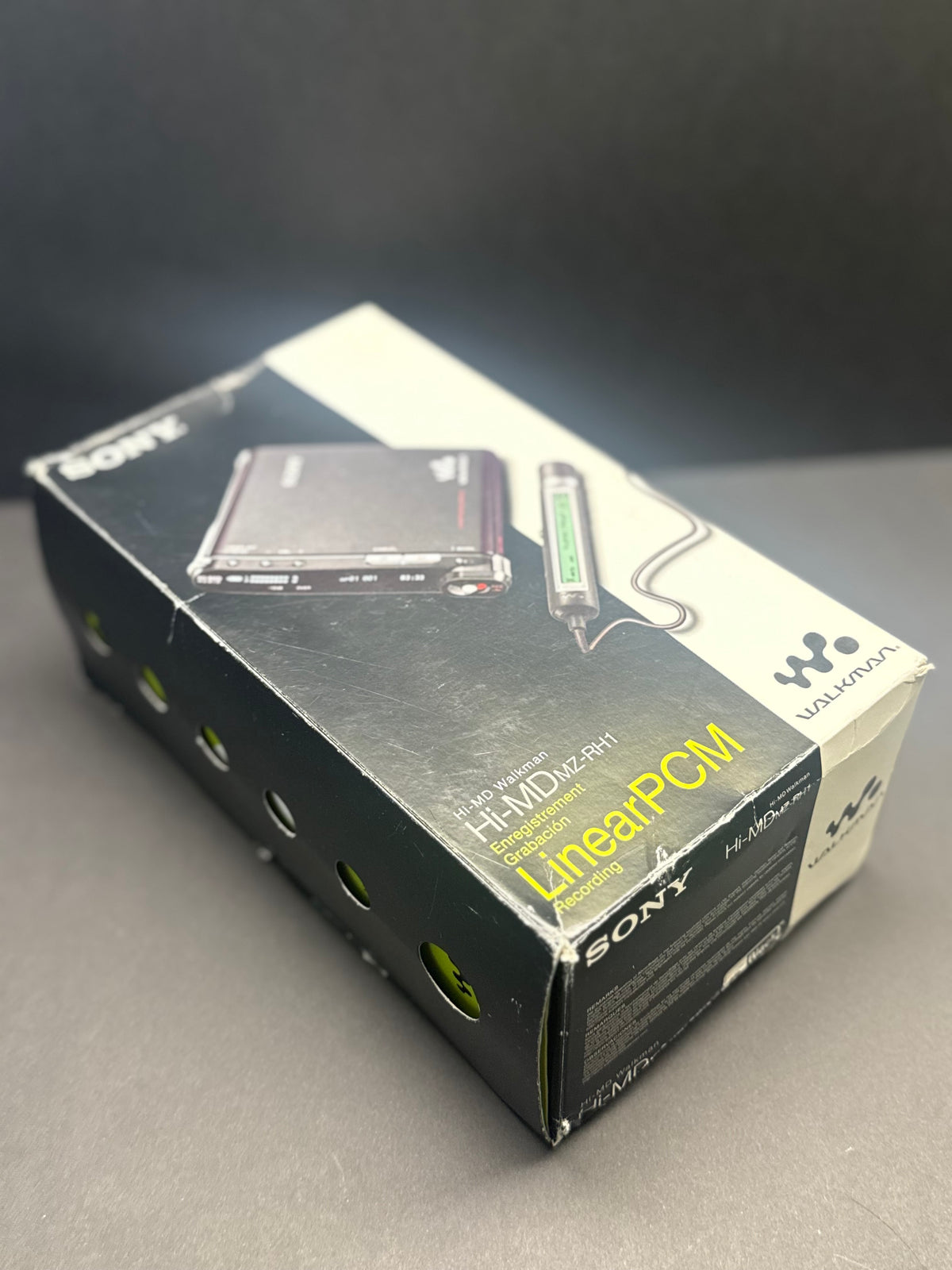 Sony mz-rh1 mini disc BOXED.  new OLED screen