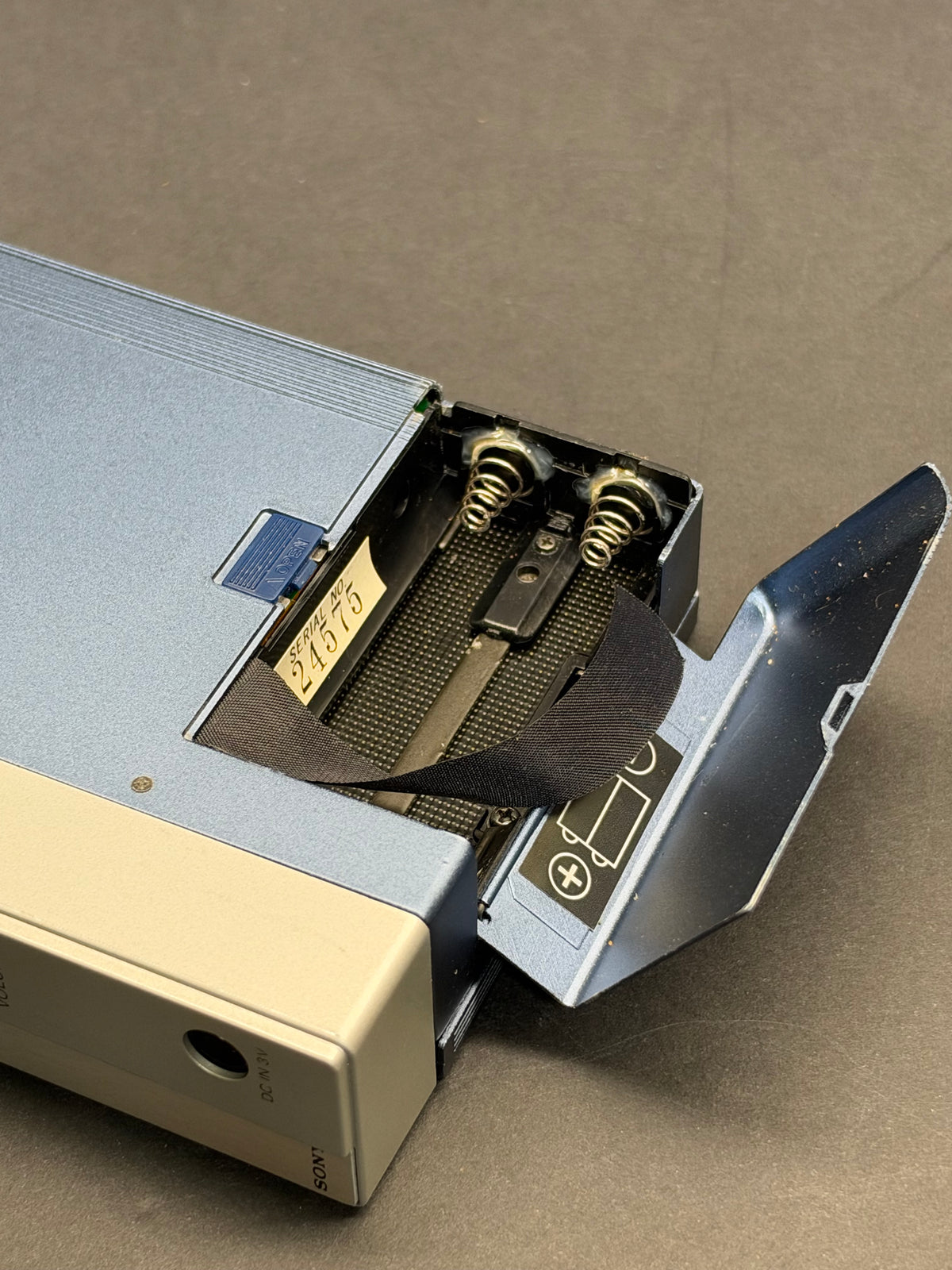 SONY TPS-L2 WALKMAN + SONY MDR-3L2 headphones + SONY CASE.
