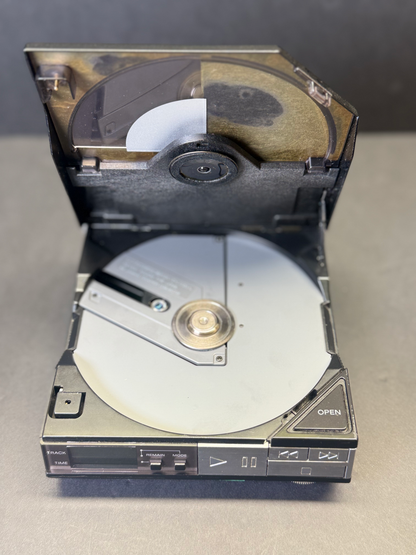 Sony Discman D-50 With Carry Case + Speakers. Serviced. Super Rare.  VGC