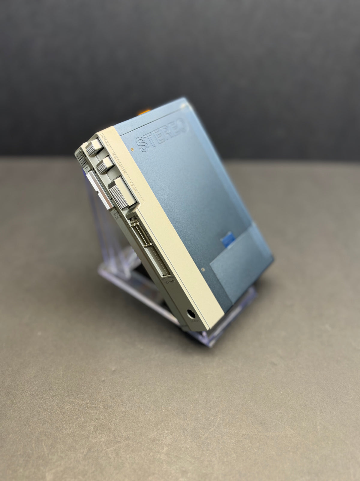 SONY TPS-L2 WALKMAN + SONY MDR-3L2 headphones + SONY CASE.