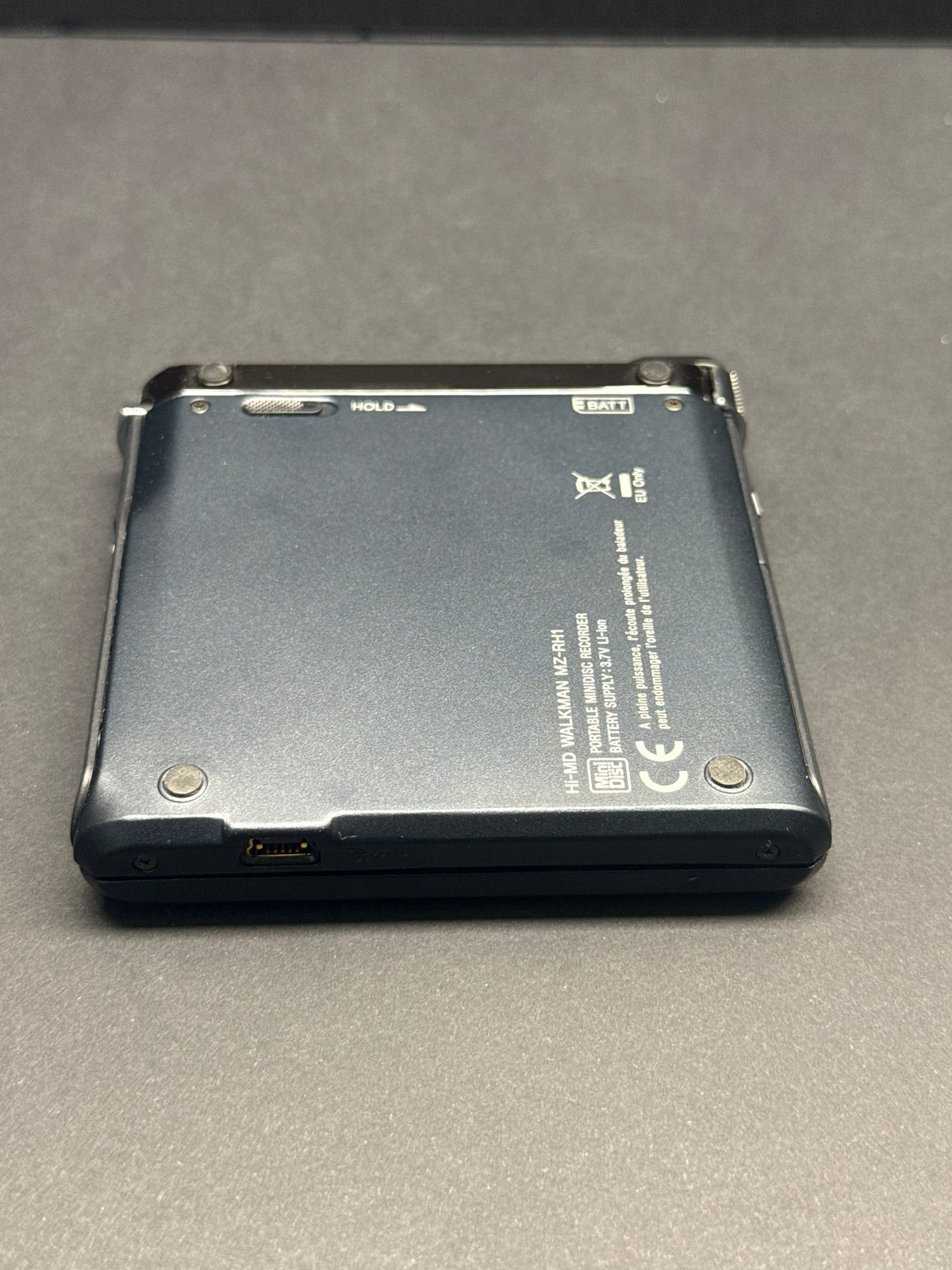 Sony mz-rh1 mini disc BOXED.  new OLED screen