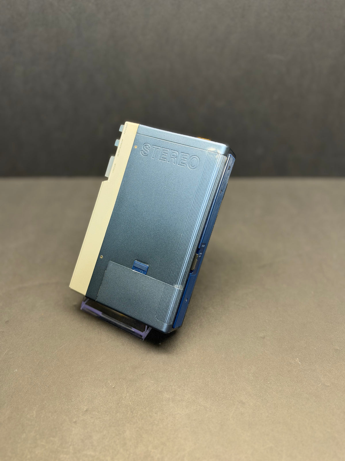 SONY TPS-L2 WALKMAN + SONY MDR-3L2 headphones + SONY CASE.