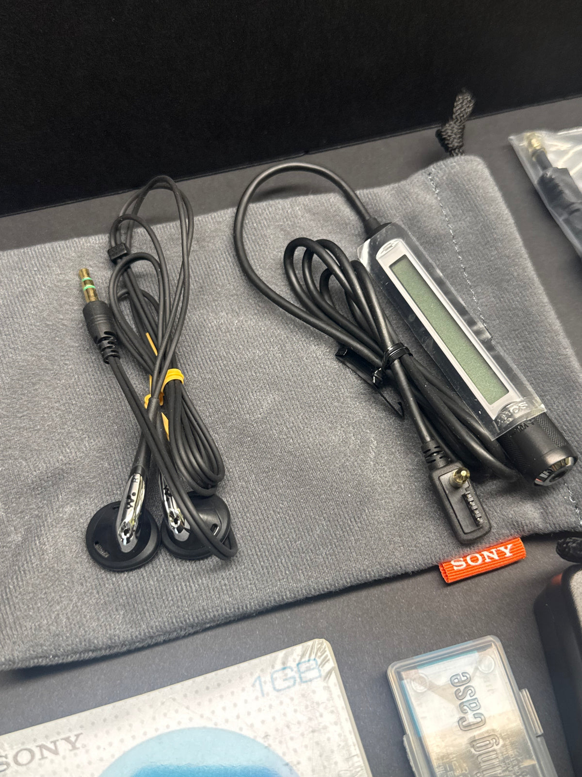 Sony mz-rh1 mini disc BOXED.  new OLED screen