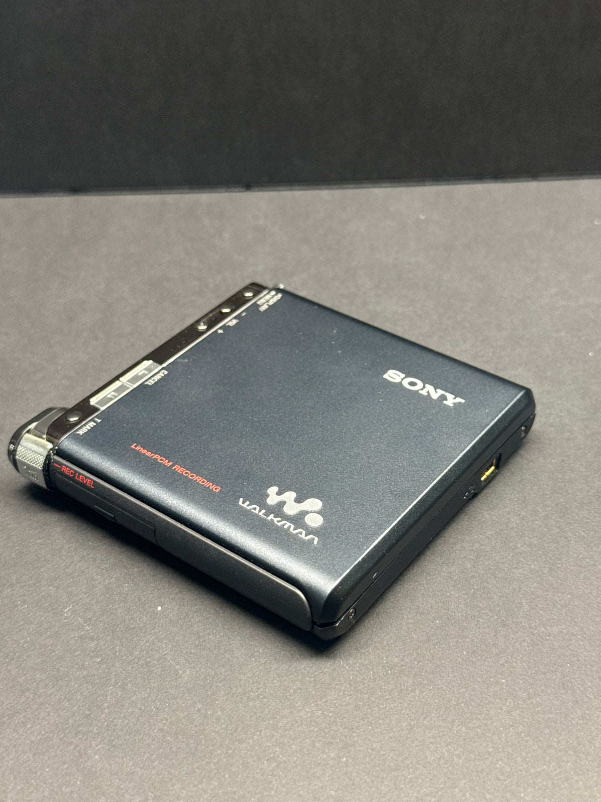 Sony mz-rh1 mini disc BOXED.  new OLED screen