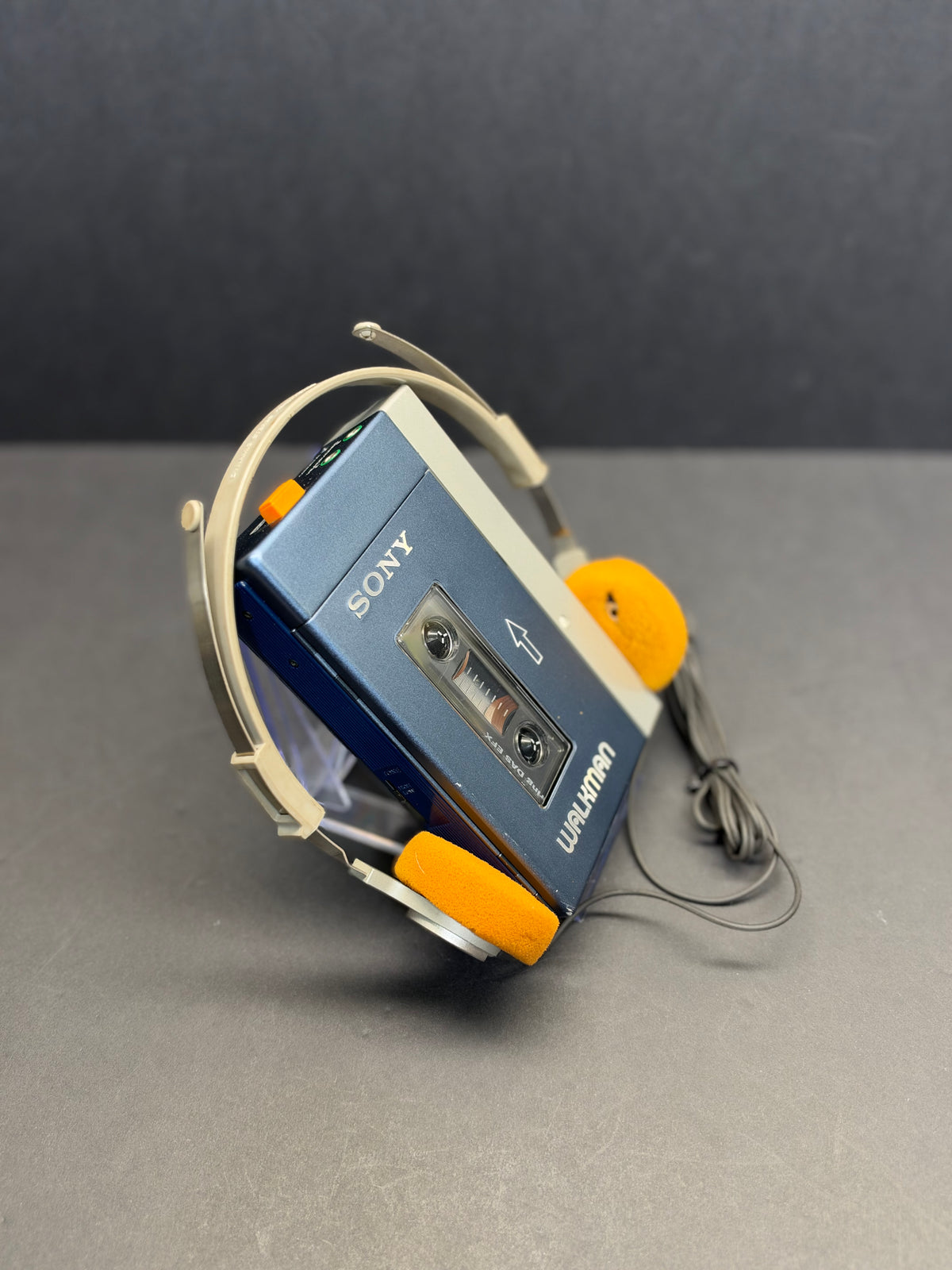 SONY TPS-L2 WALKMAN + SONY MDR-3L2 headphones + SONY CASE.