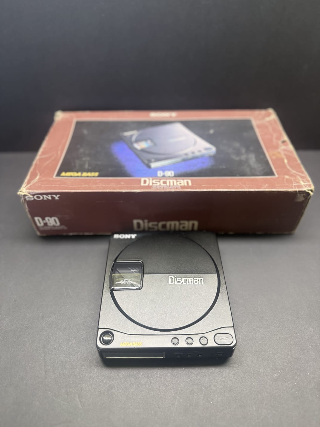 Sony Discman D-90 Digital Mega Bass Compact Disc Player Boxed. SERVICED. VGC