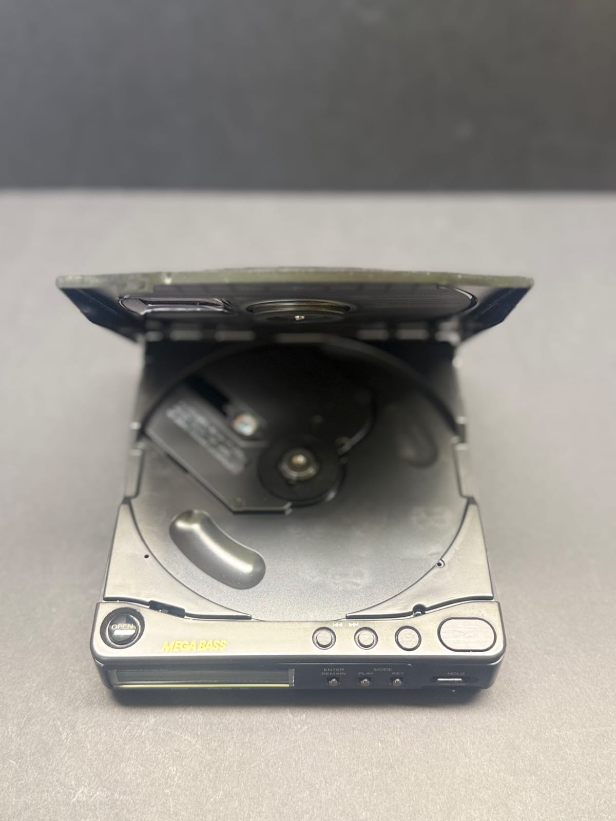 Sony Discman D-90 Digital Mega Bass Compact Disc Player Boxed. SERVICED. VGC