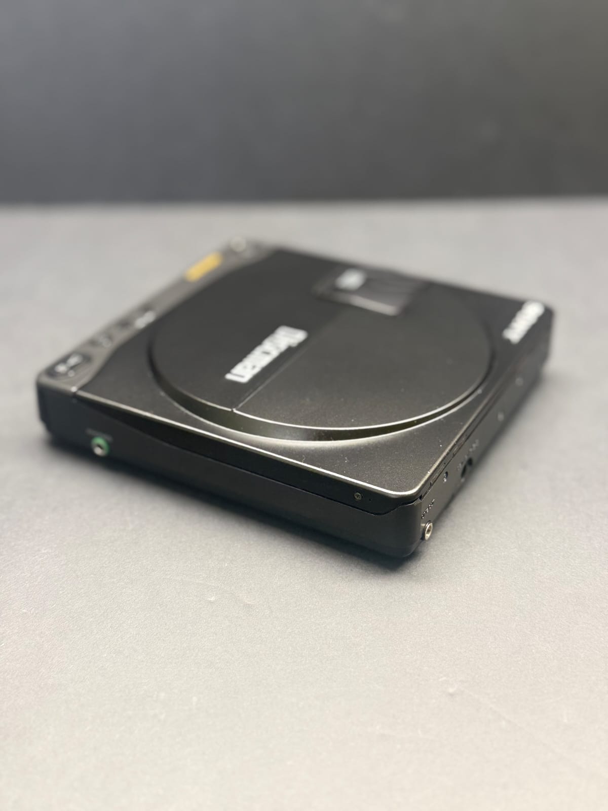 Sony Discman D-90 Digital Mega Bass Compact Disc Player Boxed. SERVICED. VGC