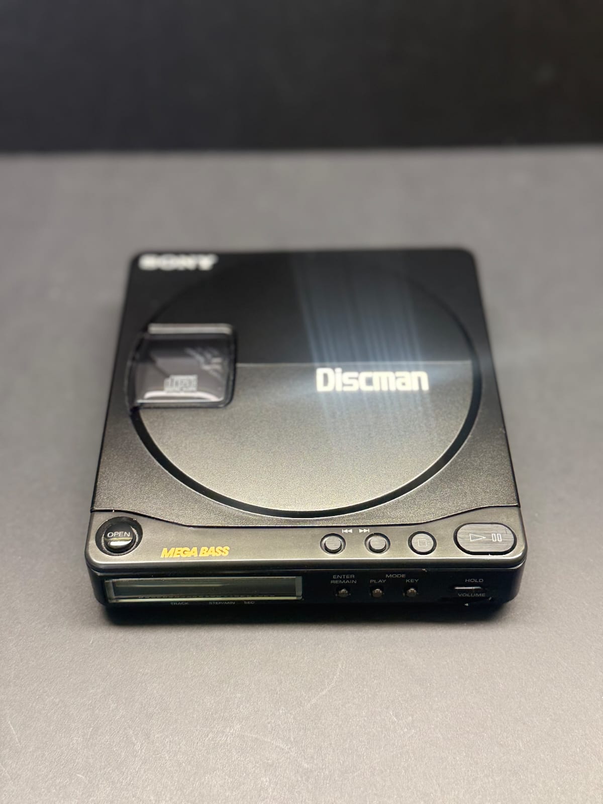Sony Discman D-90 Digital Mega Bass Compact Disc Player Boxed. SERVICED. VGC
