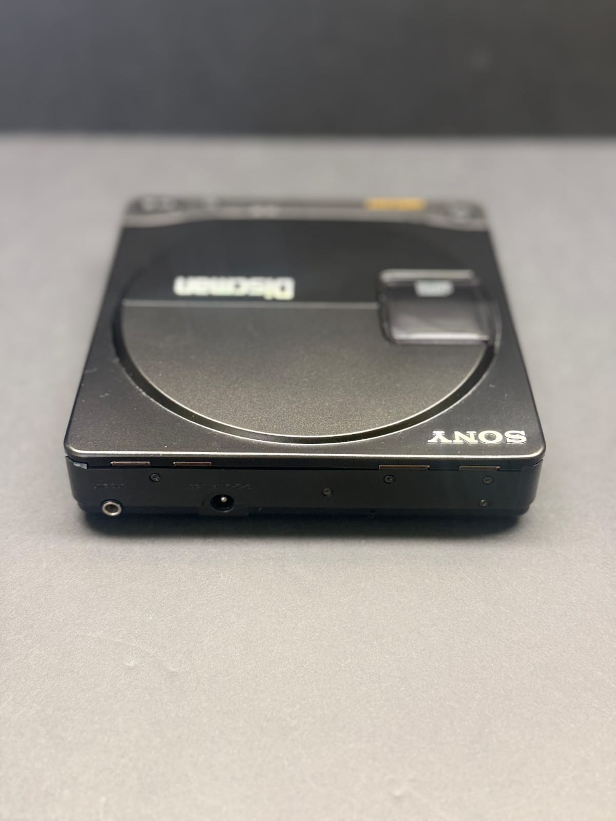 Sony Discman D-90 Digital Mega Bass Compact Disc Player Boxed. SERVICED. VGC