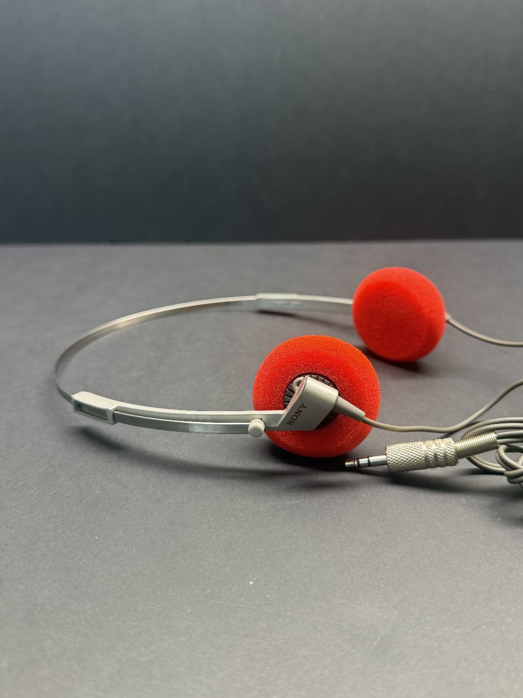 SONY WM-DC2 + SONY MDR 4lS headphones.
