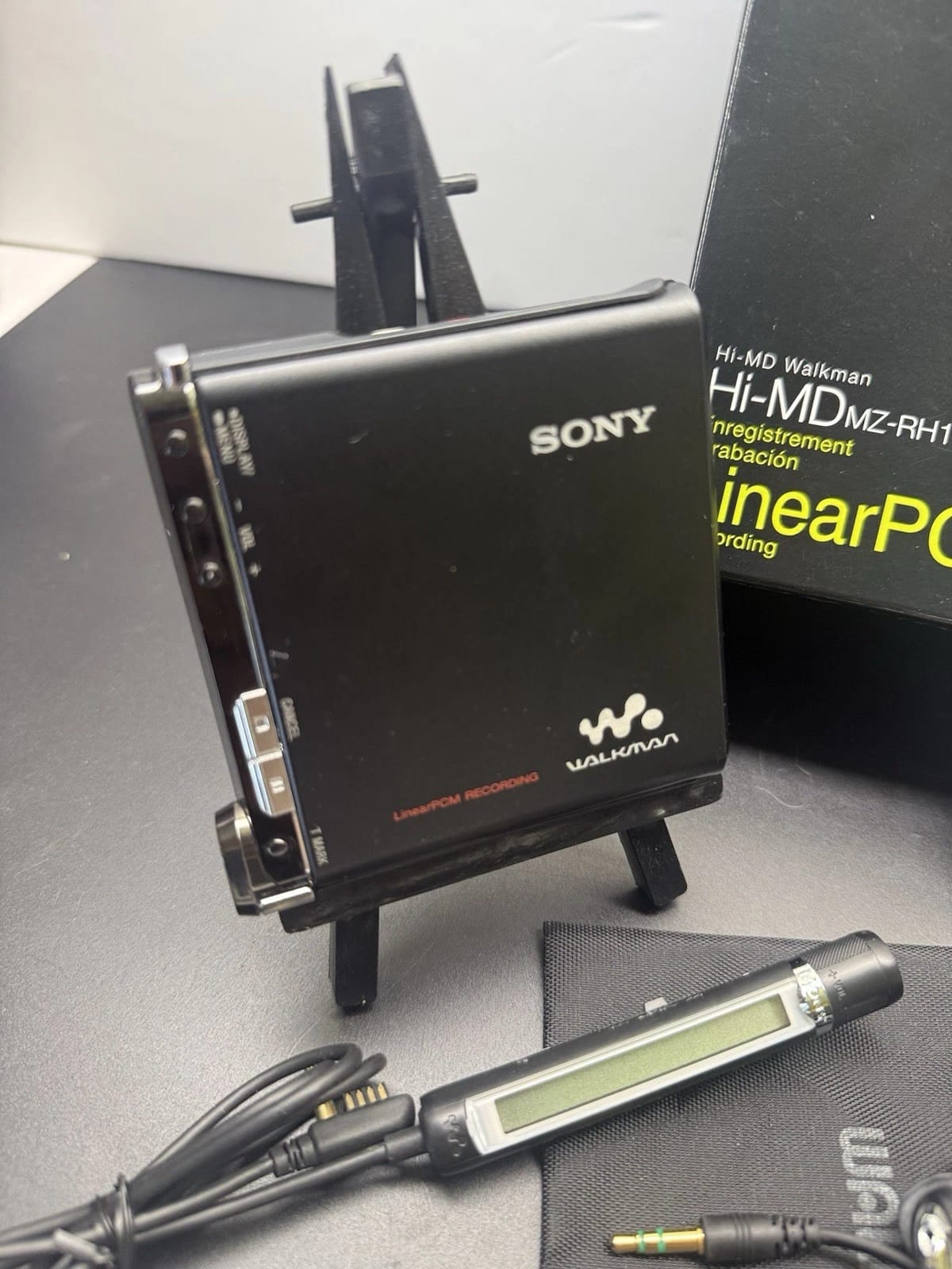 SONY MZ-RH1 MiniDisc Walkman HI-MD Boxed. NEW OLED SCREEN. Sony Mic. Extras.
