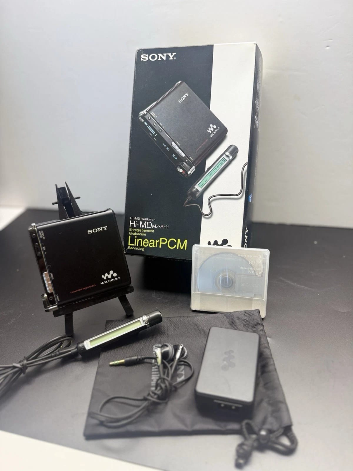 SONY MZ-RH1 MiniDisc Walkman HI-MD Boxed. NEW OLED SCREEN. Sony Mic. Extras.
