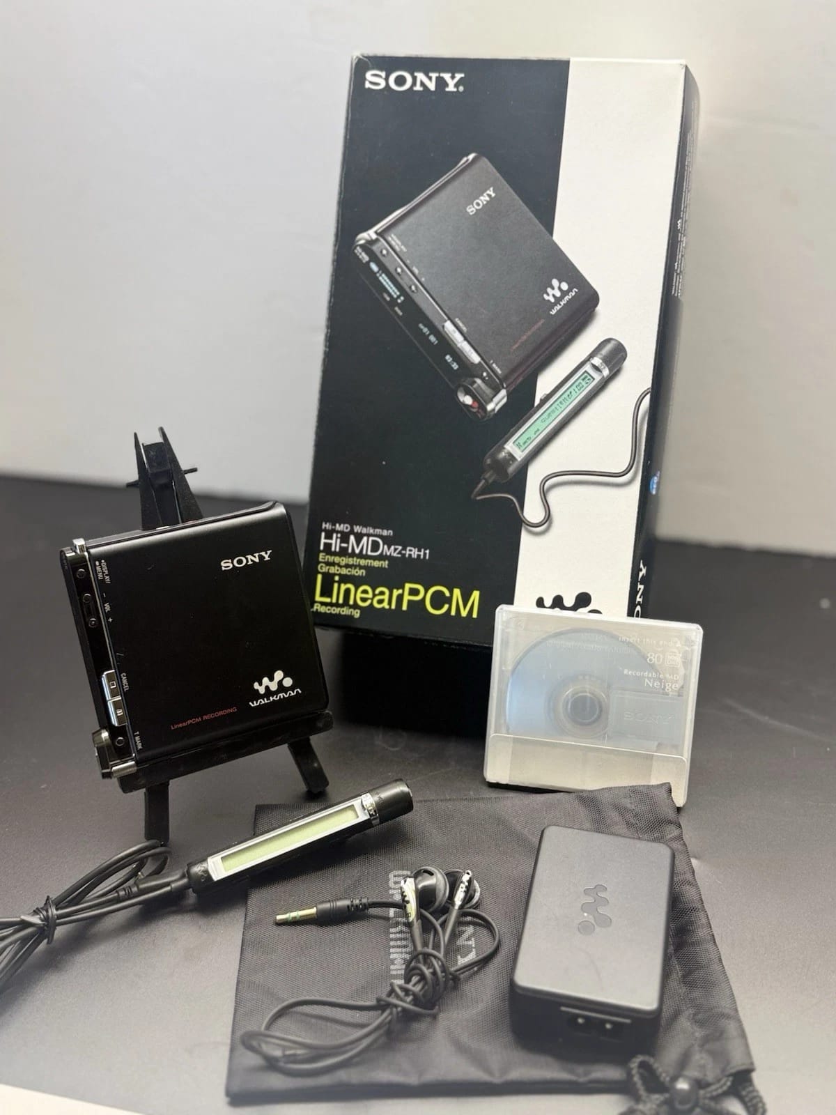 SONY MZ-RH1 MiniDisc Walkman HI-MD Boxed. NEW OLED SCREEN. Sony Mic. Extras.