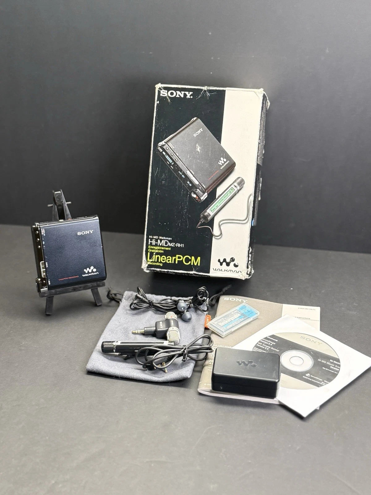 SONY MZ-RH1 MiniDisc Walkman HI-MD Boxed. Sony Mic