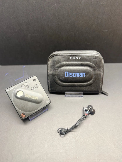 Sony Discman D-88 Fully Serviced. Carry Case.  Headphones. Holder.  VGC