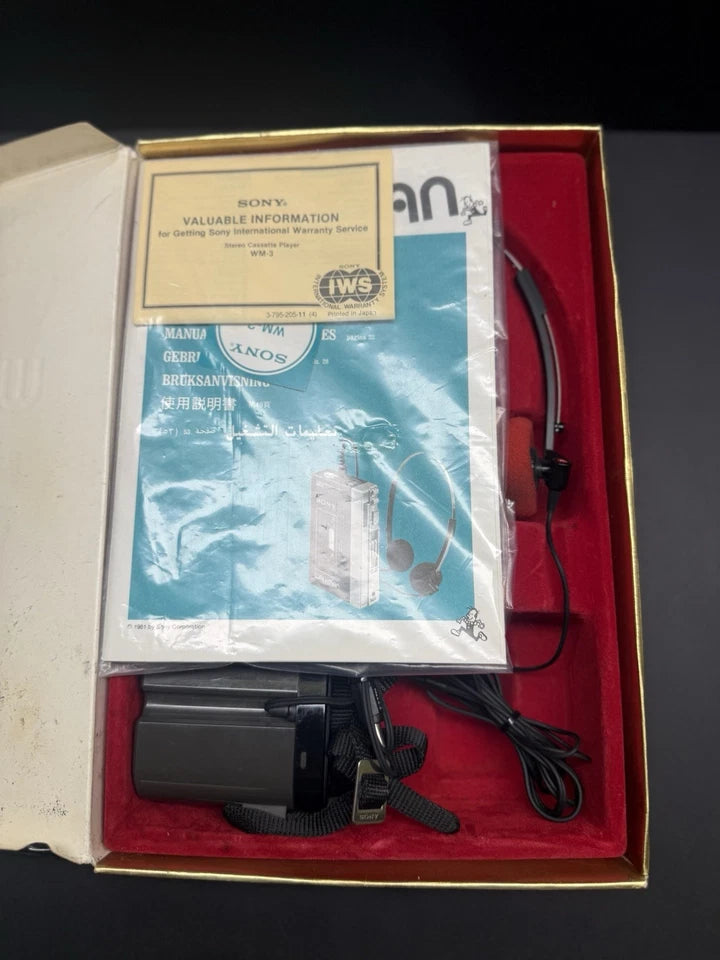 Sony Walkman WM3 Deluxe+Sony MDR 4l1 Headphones. Boxed.  Fully Serviced Pristine